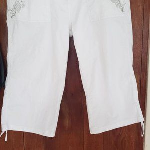 ZANA Summer Women's Capris With Silver Enbroidery on The Pockets size 18